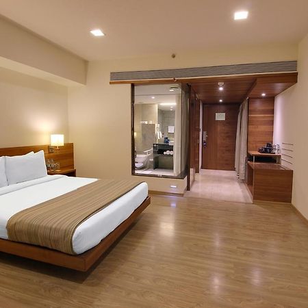 Temple Tree Hotel Shirdi Eksteriør billede