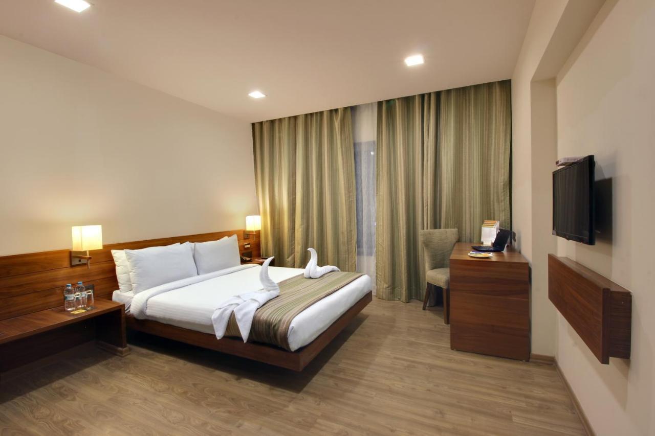 Temple Tree Hotel Shirdi Eksteriør billede