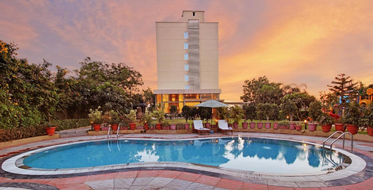 Temple Tree Hotel Shirdi Eksteriør billede