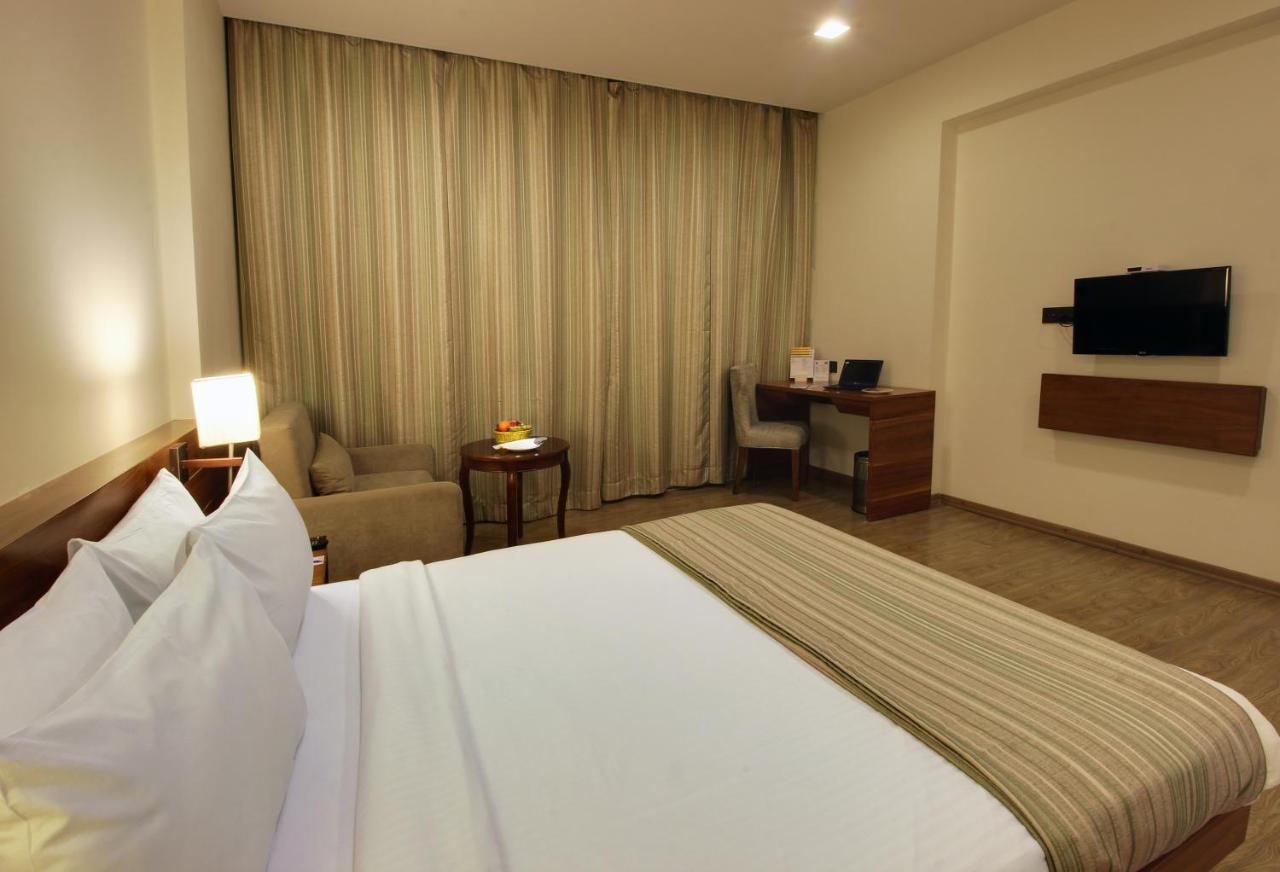 Temple Tree Hotel Shirdi Eksteriør billede