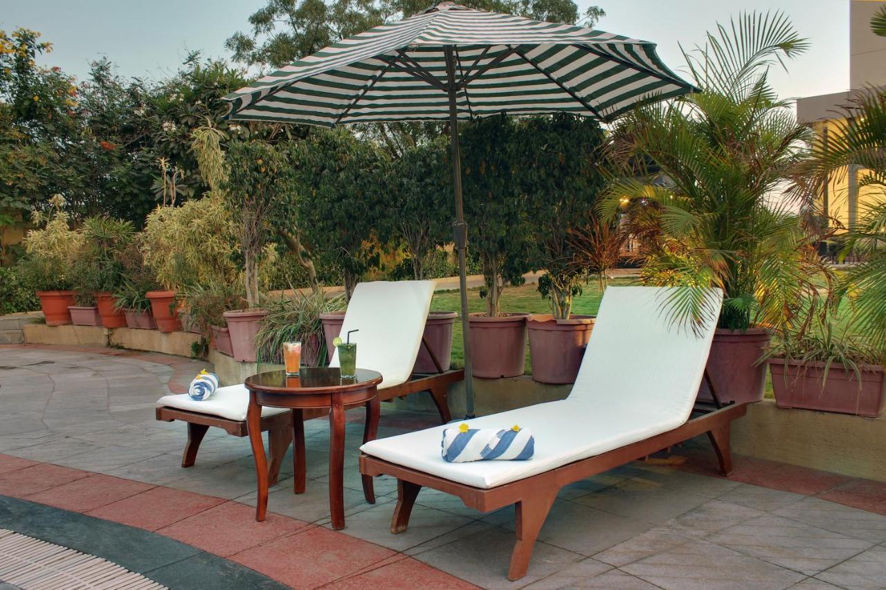Temple Tree Hotel Shirdi Eksteriør billede