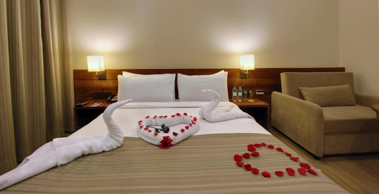 Temple Tree Hotel Shirdi Eksteriør billede