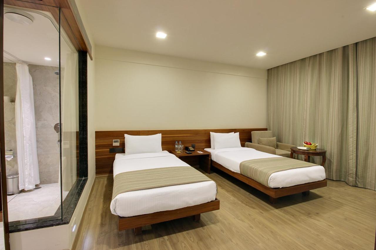Temple Tree Hotel Shirdi Eksteriør billede