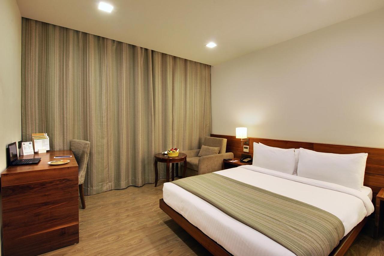Temple Tree Hotel Shirdi Eksteriør billede