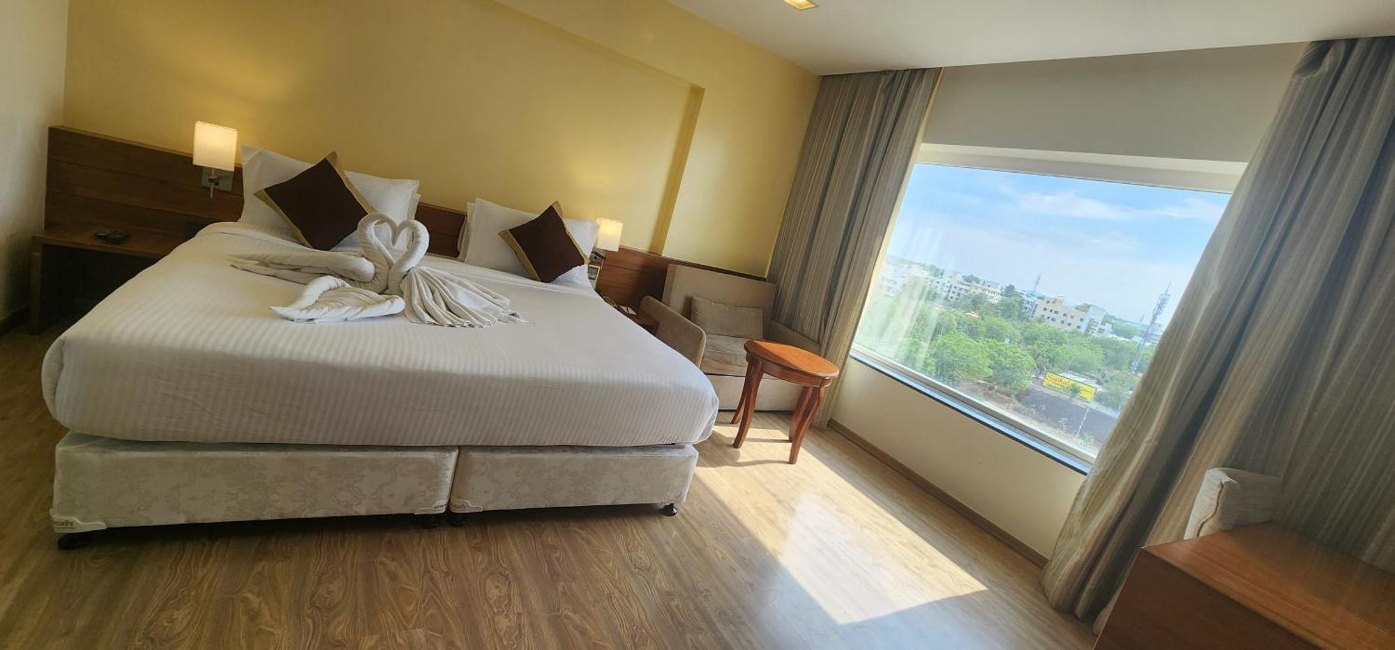 Temple Tree Hotel Shirdi Eksteriør billede