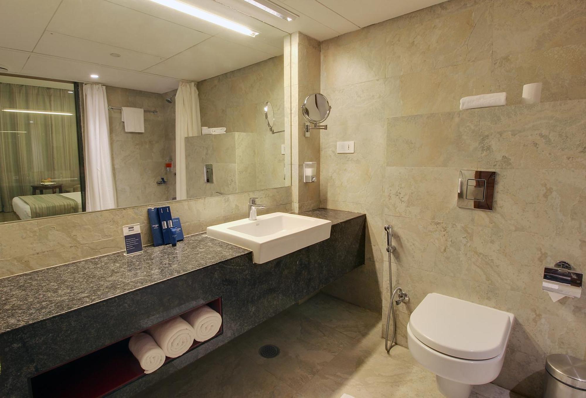 Temple Tree Hotel Shirdi Eksteriør billede