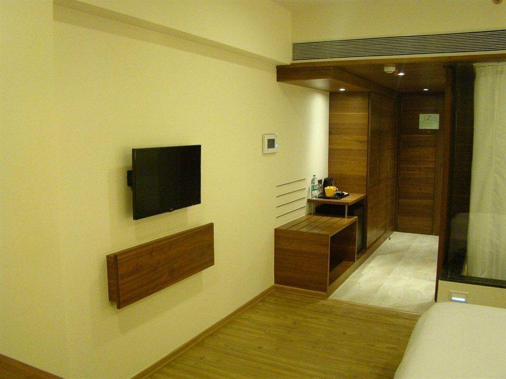 Temple Tree Hotel Shirdi Eksteriør billede